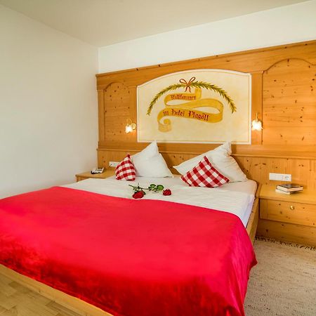 Berghotel Plagoett سان فالنتينو أللا موتا المظهر الخارجي الصورة